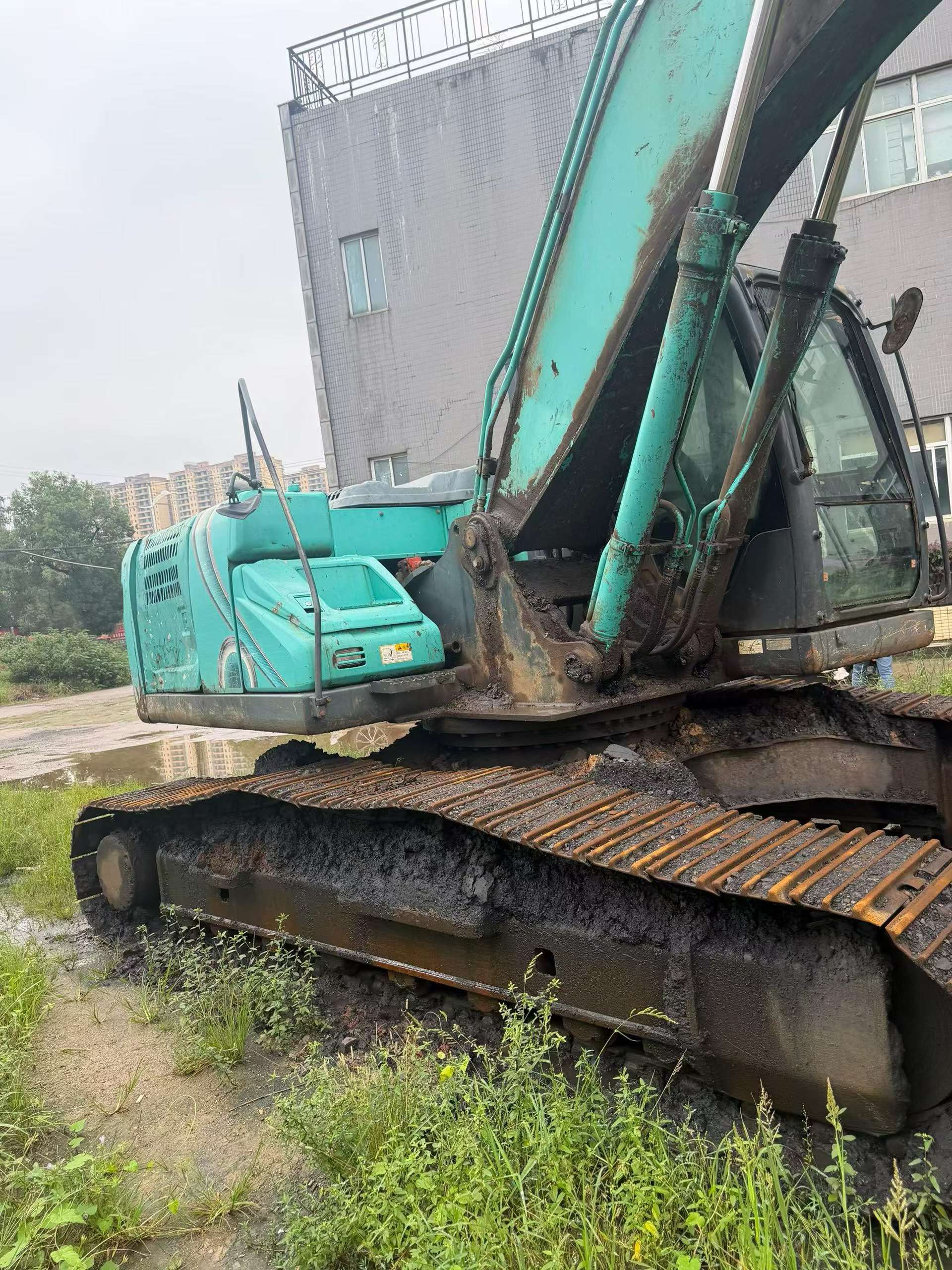 Buy Kobelco SK210-6 Used Excavator / 3