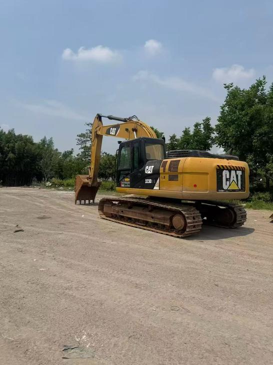 Buy Caterpillar 323D2L Used Excavator / 1