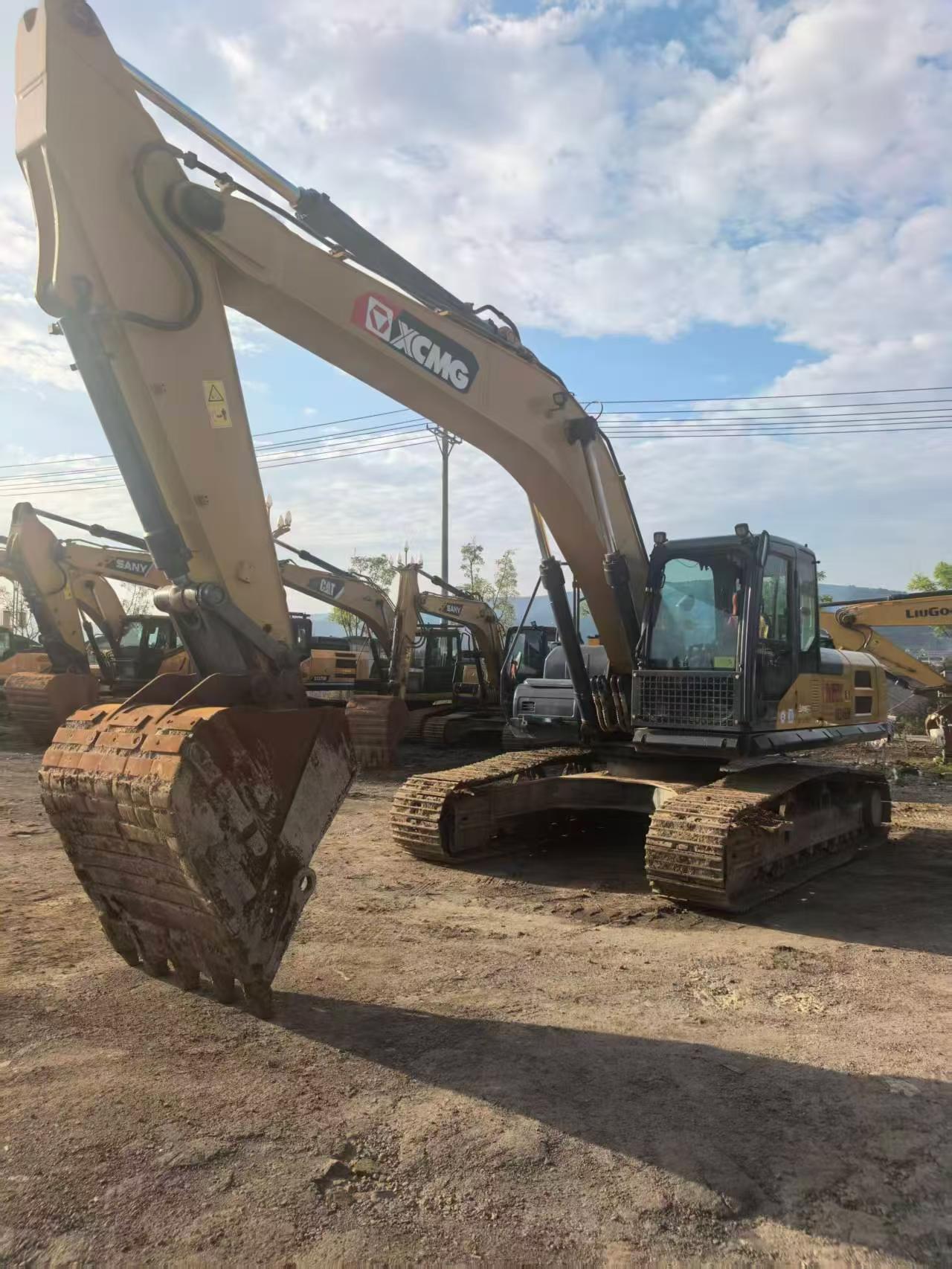 Buy XCMG XE245D Used Excavator / 3
