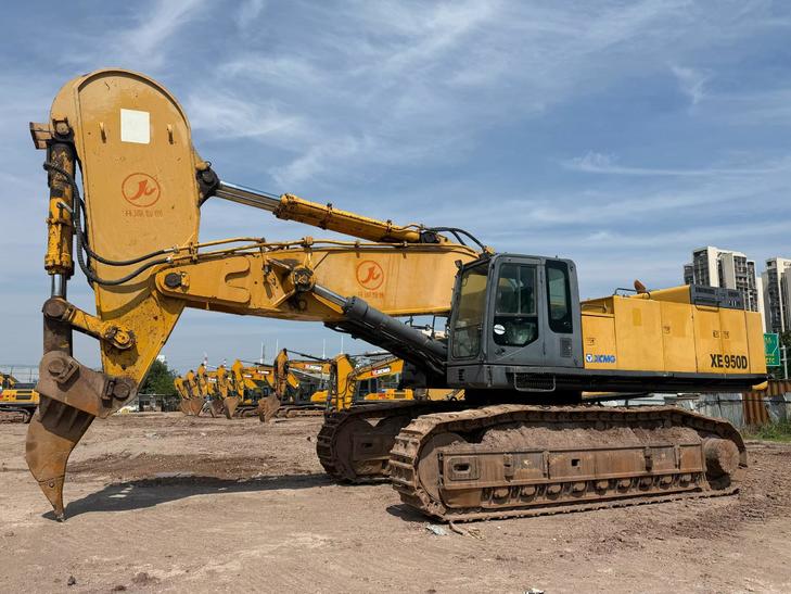 Buy XCMG XE900C Used Excavator / 1