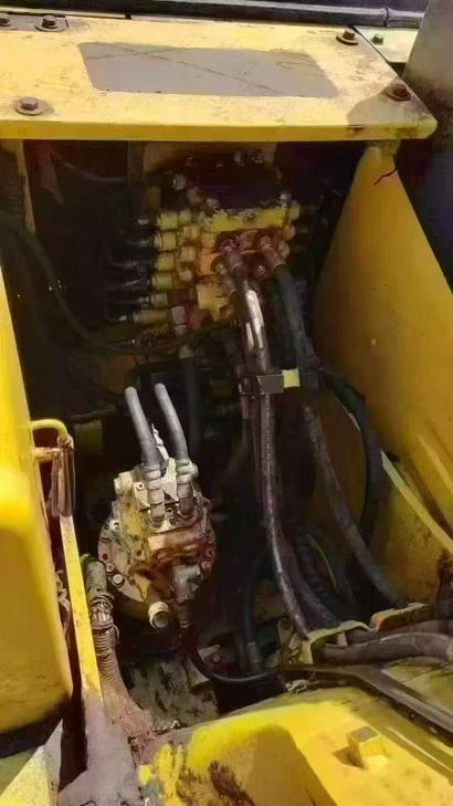 Buy Komatsu PC110-7 Used Excavator / 1