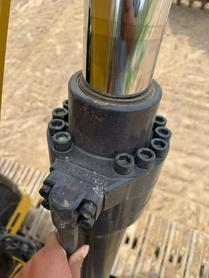 Buy Caterpillar 323 Used Excavator / 9 Buy Caterpillar 323 Used Excavator / 9