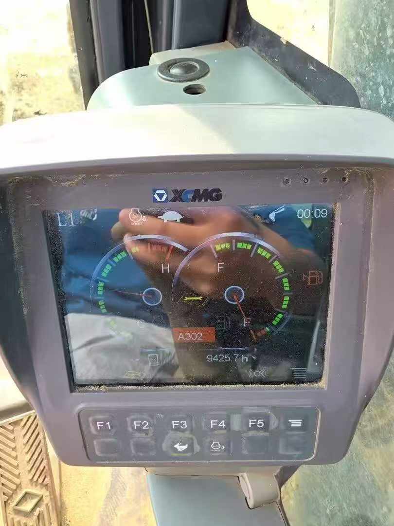 Buy XCMG XE135B Used Excavator / 5