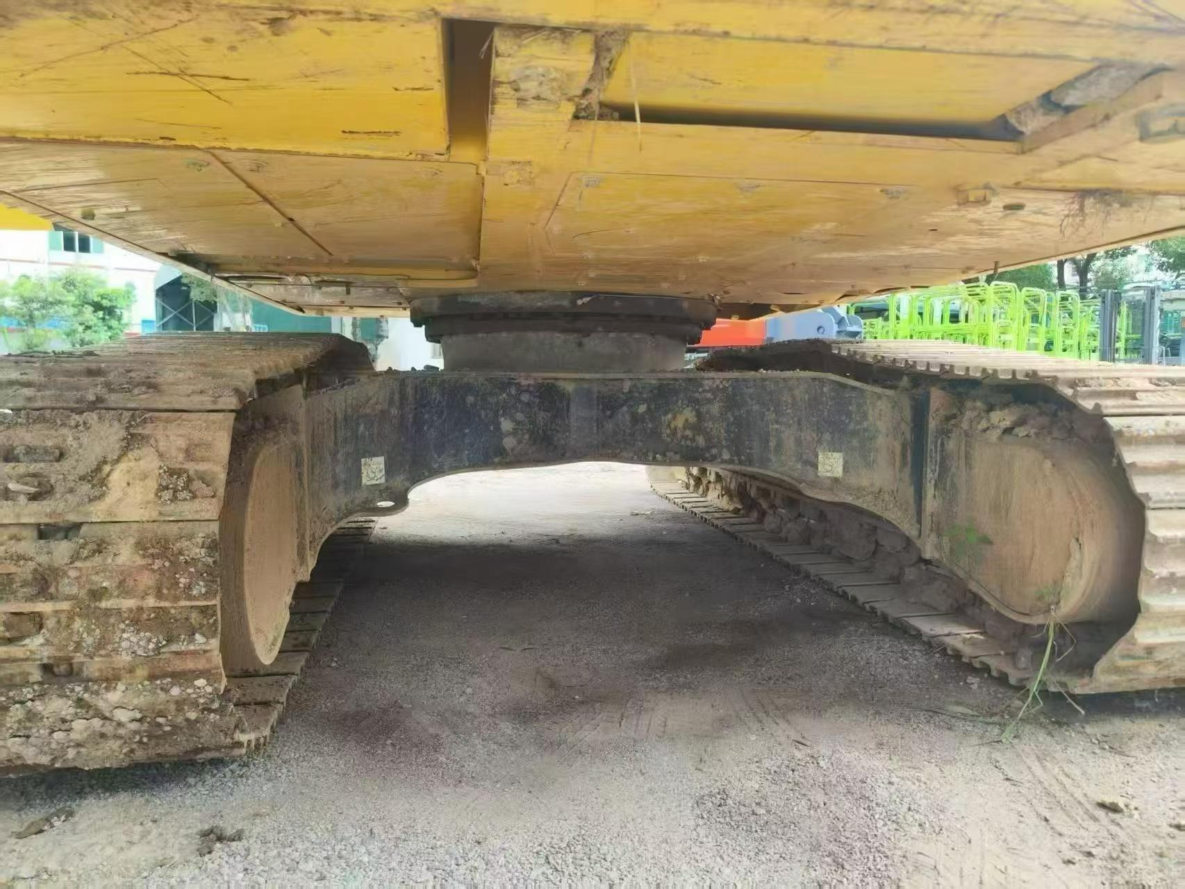 Buy Komatsu PC225LC-11M0 Used Excavator / 7