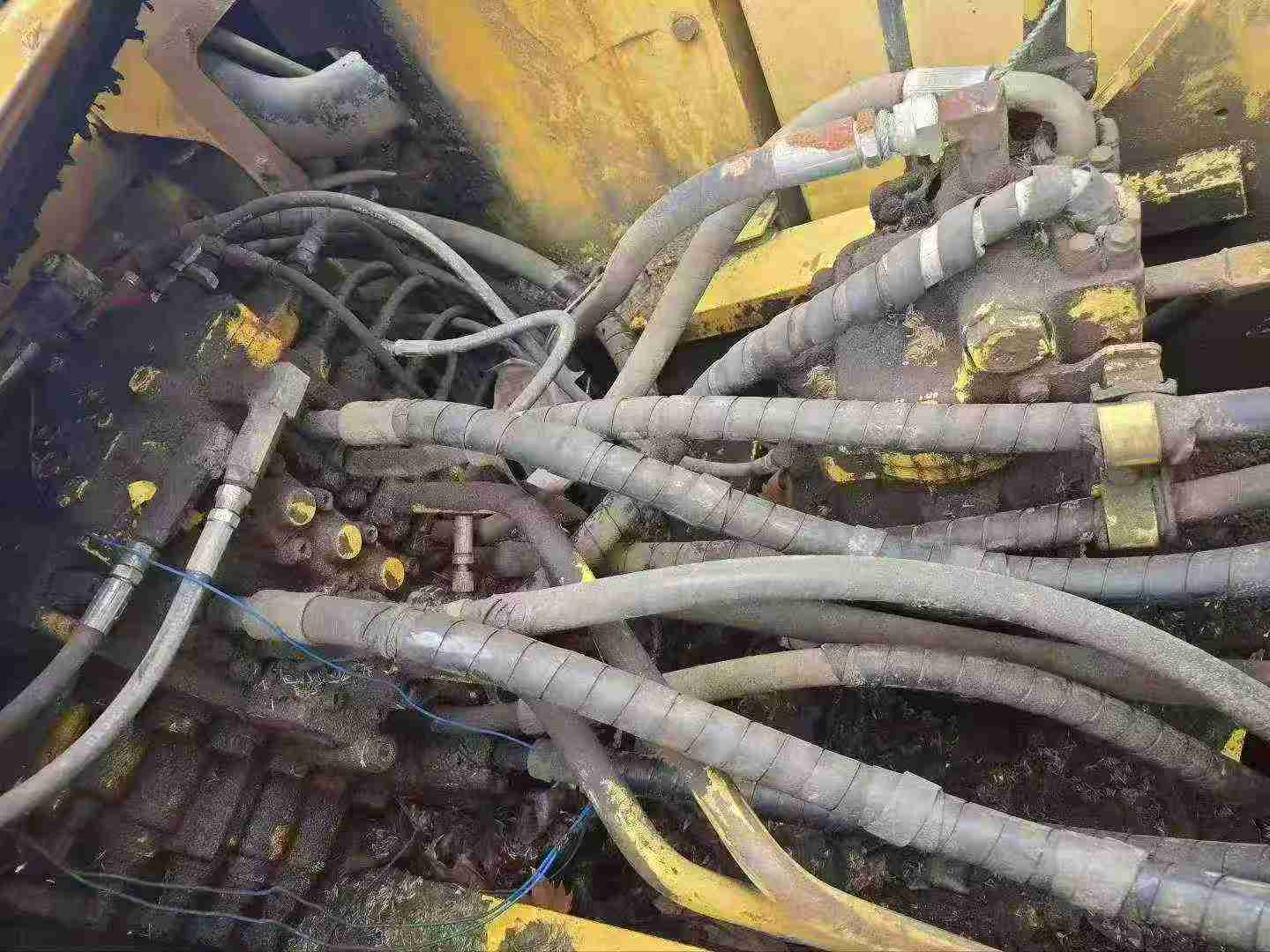 Buy Komatsu PC220-8 Used Excavator / 3