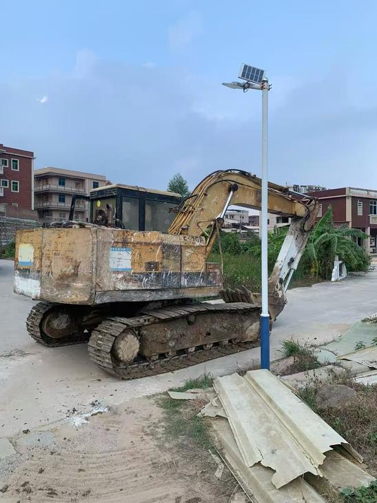 Buy Caterpillar E120B Used Excavator / 1