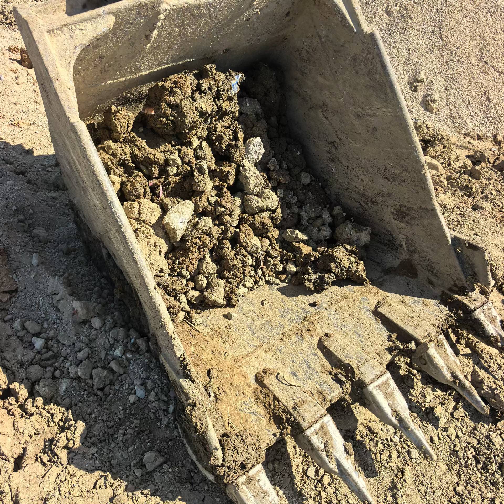 Buy Komatsu PC200-6 Used Excavator / 6