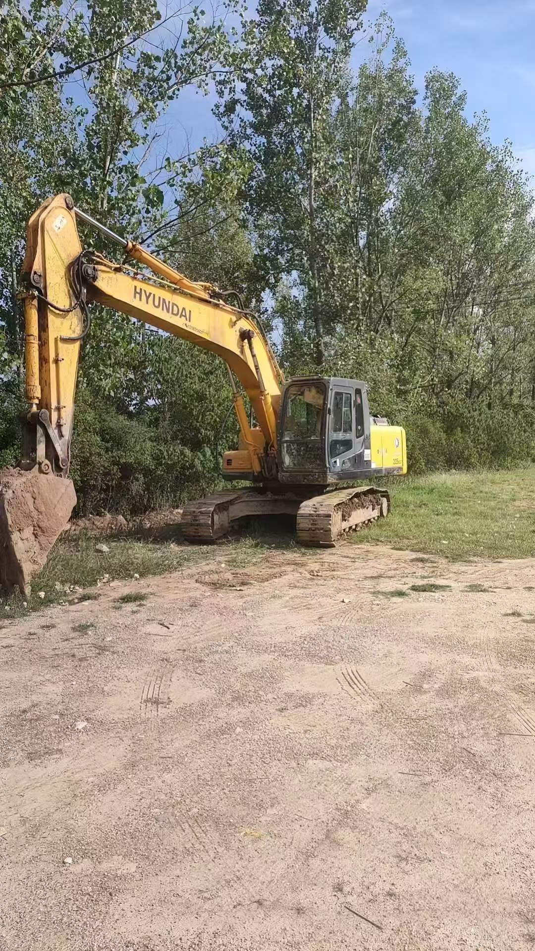 Buy Hyundai R215-7 Used Excavator / 2