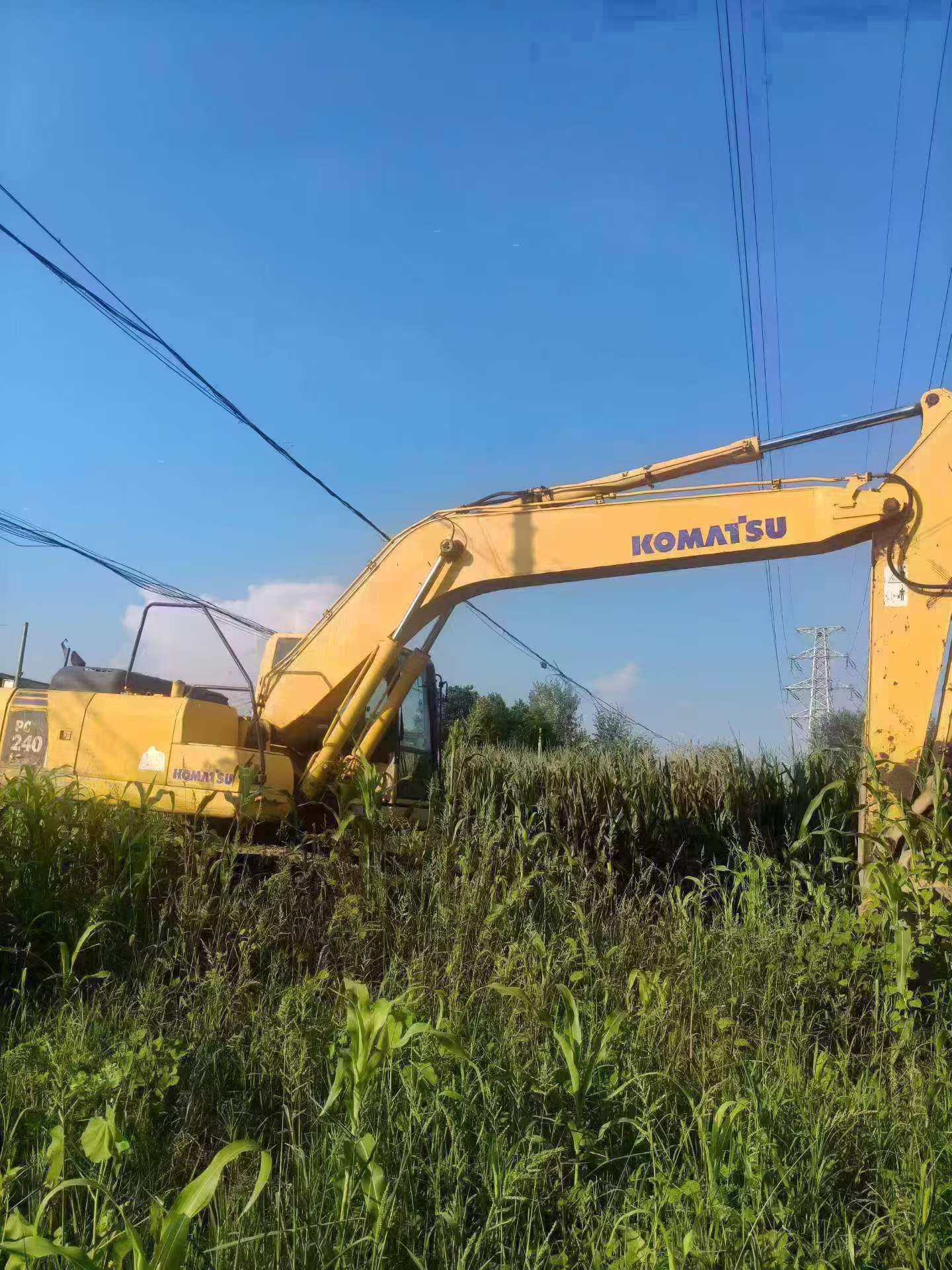 Buy Komatsu PC240-6 Used Excavator / 5