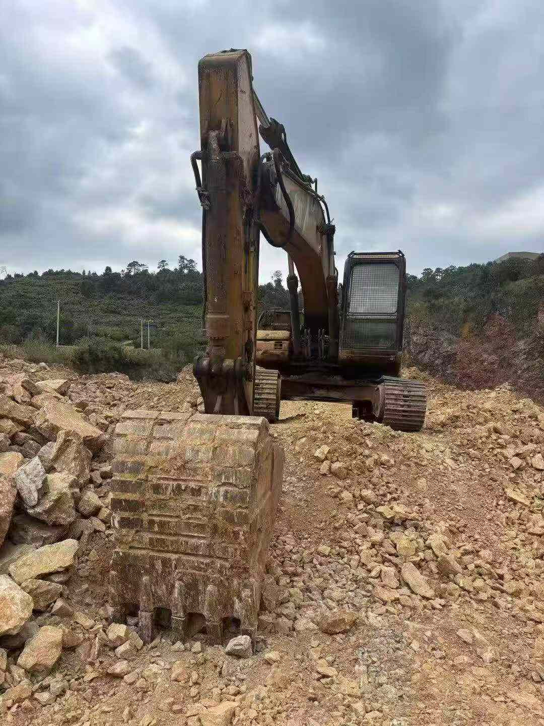 Buy Caterpillar 320A Used Excavator / 2