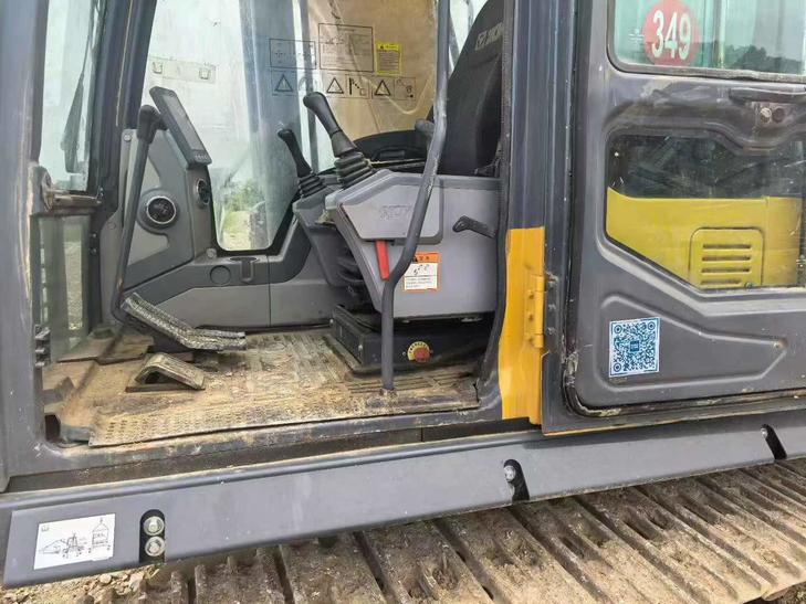 Buy XCMG XE270DK Used Excavator / 1
