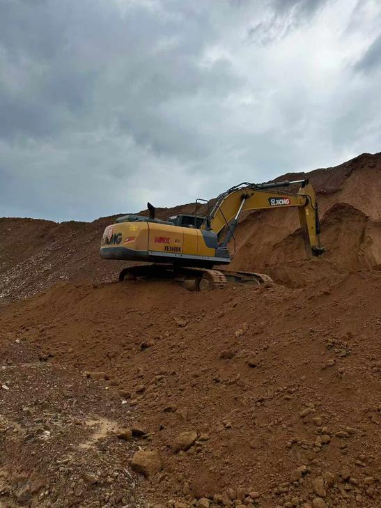 Buy XCMG XE335C Used Excavator / 1