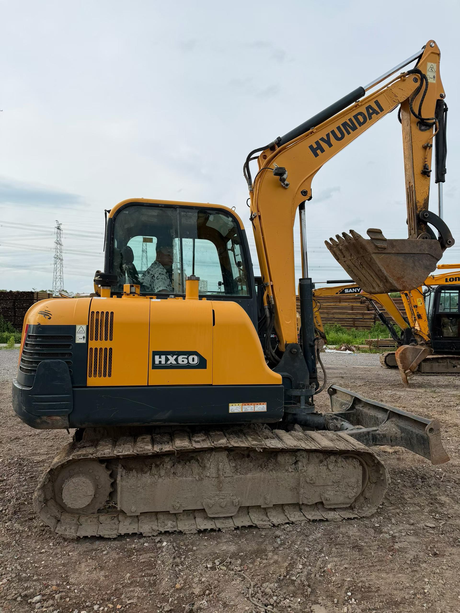 Buy Hyundai HX60 Used Excavator / 7