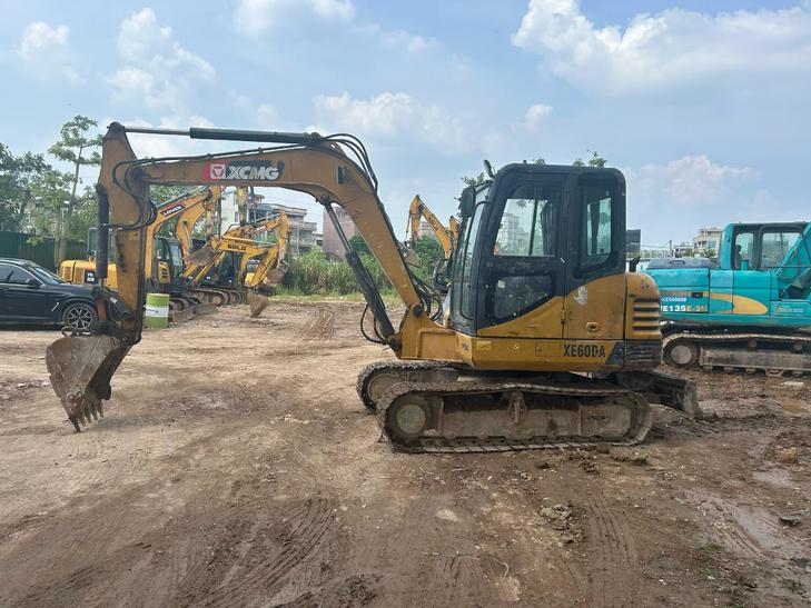 Buy XCMG XE60 Used Excavator / 1