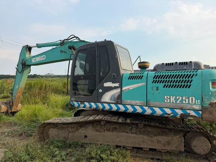 Buy Kobelco SK210 Used Excavator / 1