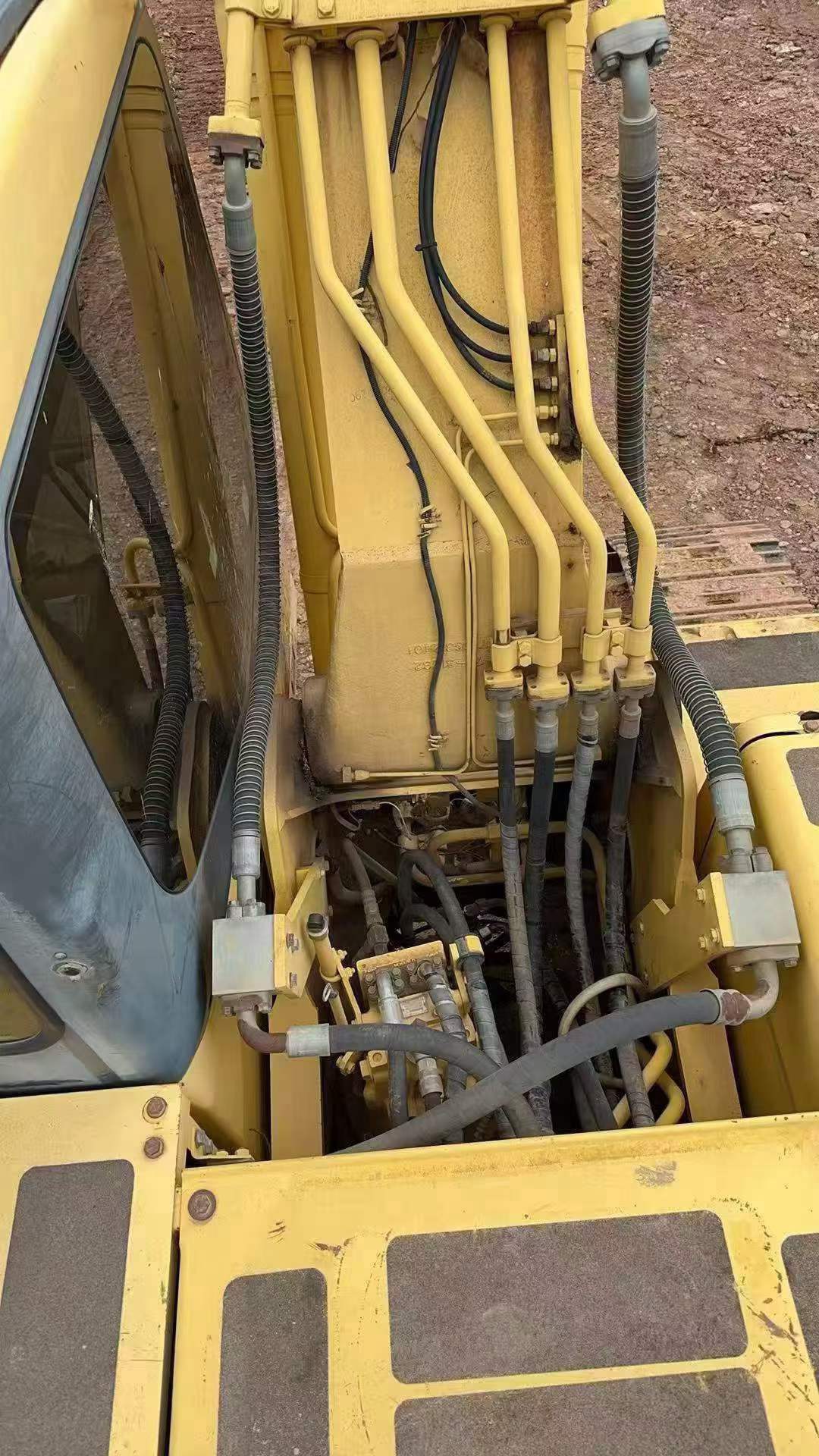 Buy Komatsu PC200-7 Used Excavator / 7