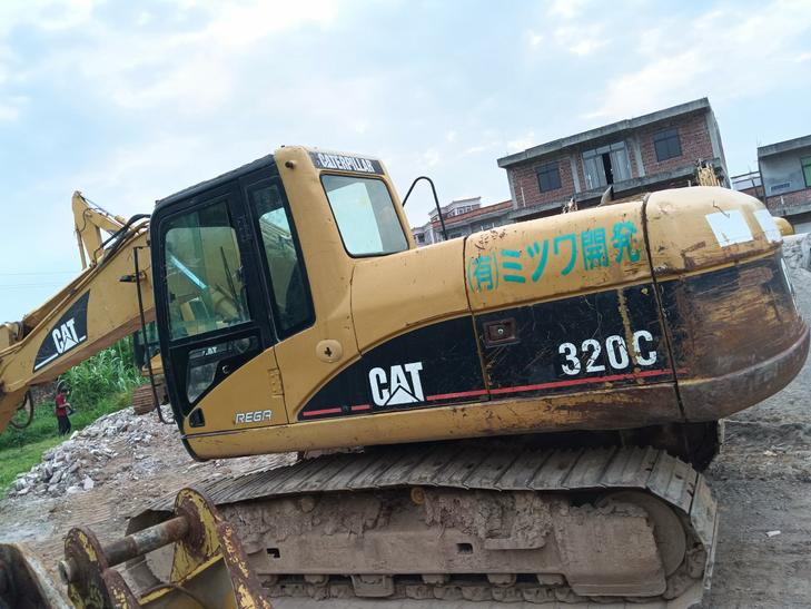 Buy Caterpillar 320C Used Excavator / 1