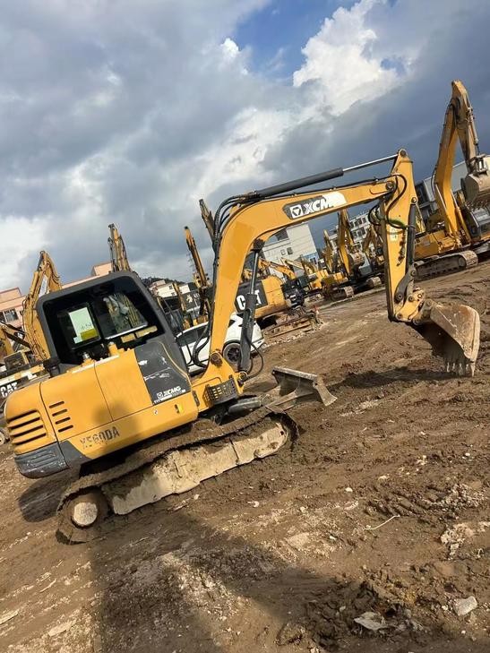 Buy XCMG XE60 Used Excavator / 1
