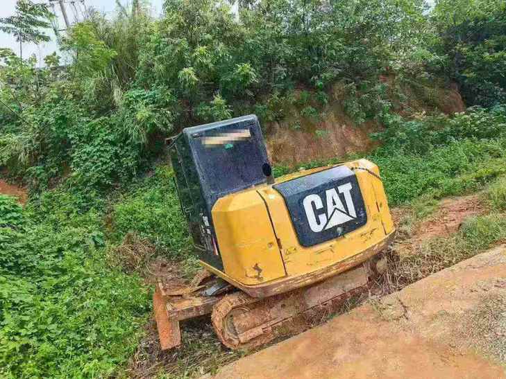 Buy Caterpillar 305.5 Used Excavator / 1