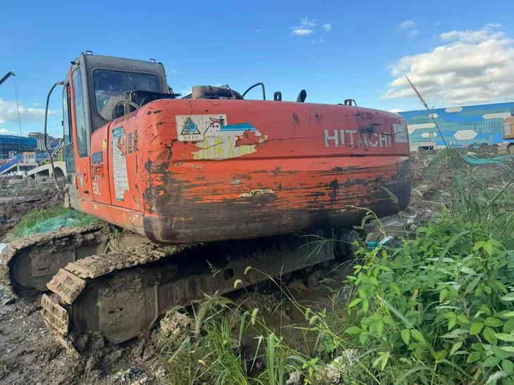 Buy Hitachi ZX200-6 Used Excavator / 1
