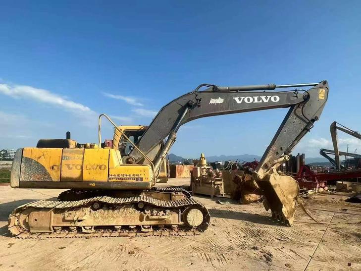 Buy Volvo EC210B Used Excavator / 1