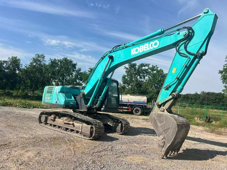 Buy Kobelco SK200-10 Used Excavator / 1