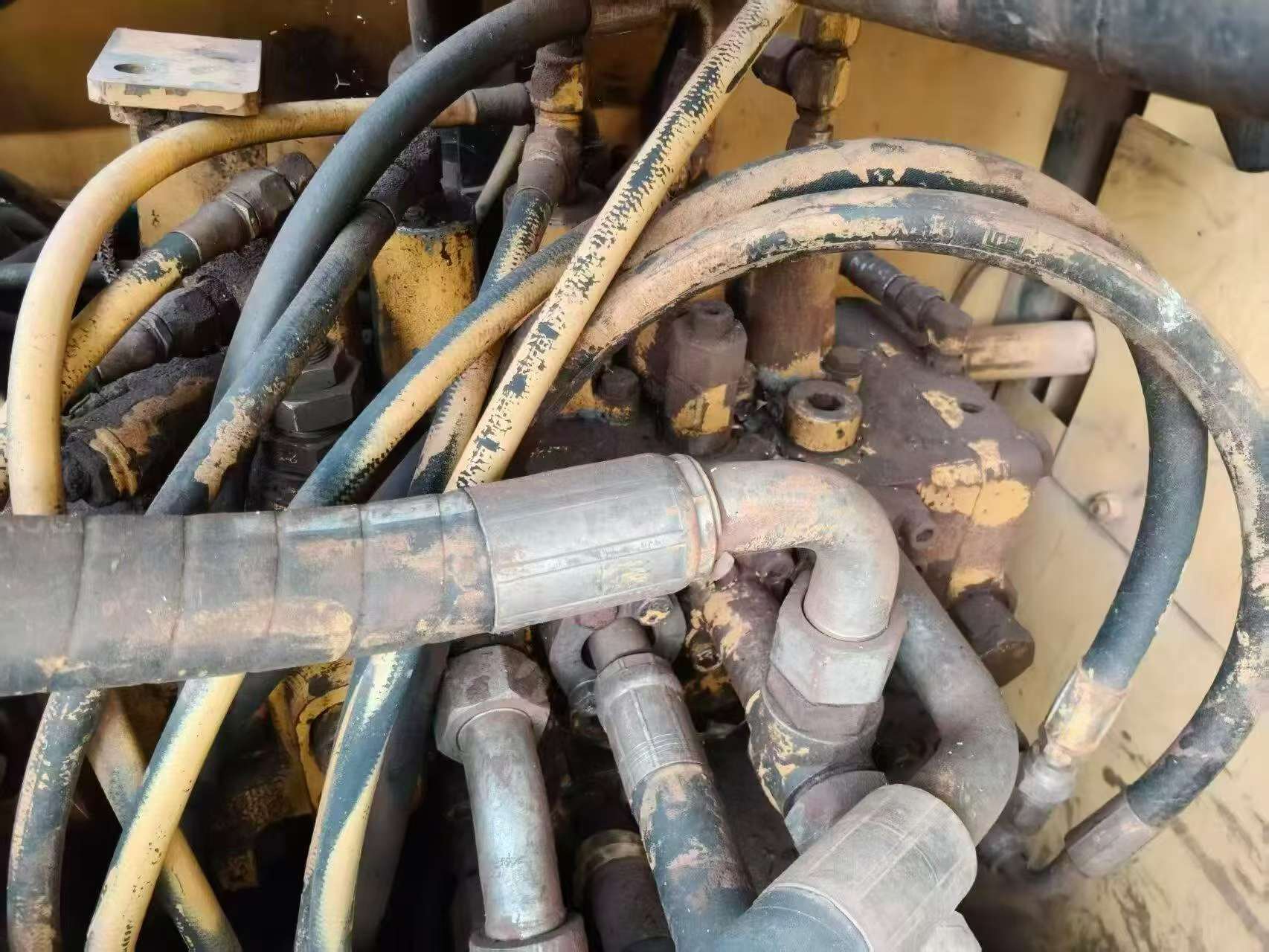 Buy Caterpillar 320C Used Excavator / 6