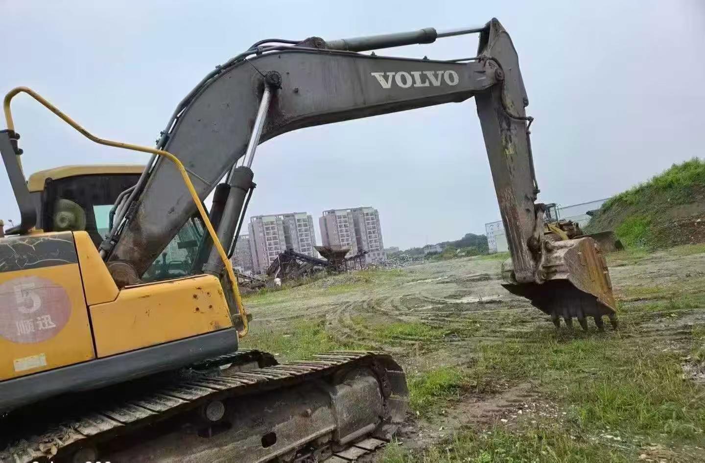 Buy Volvo EC220D Used Excavator / 4