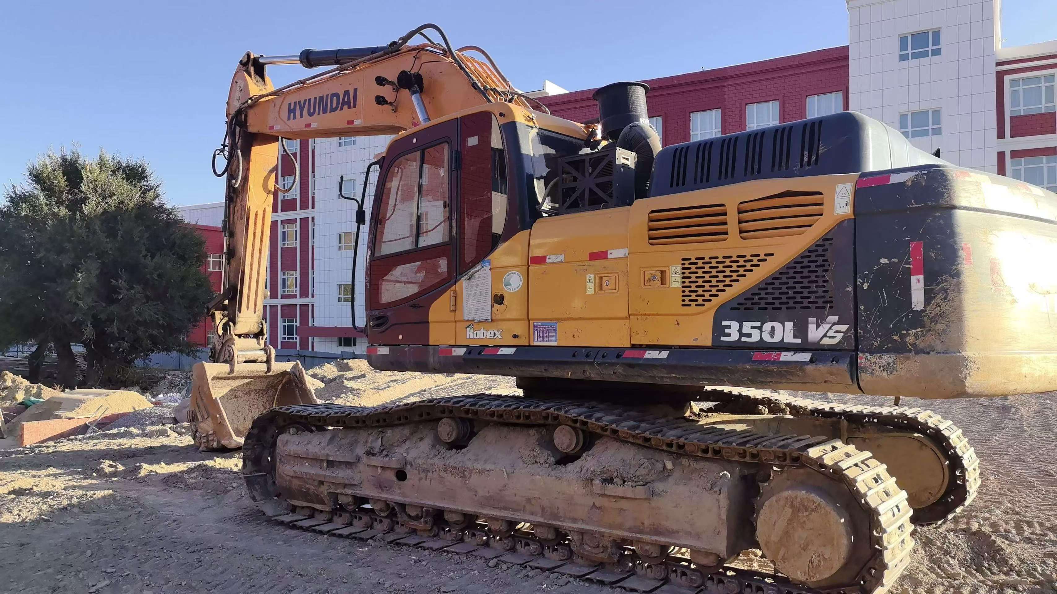 Buy Hyundai R350LVS Used Excavator / 9