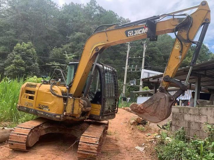 Buy XCMG XE75C Used Excavator / 1