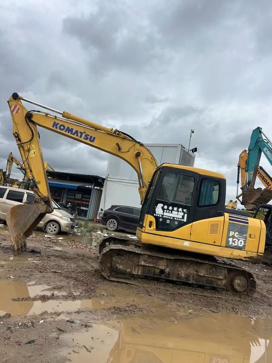 Buy Komatsu PC130-7 Used Excavator / 1