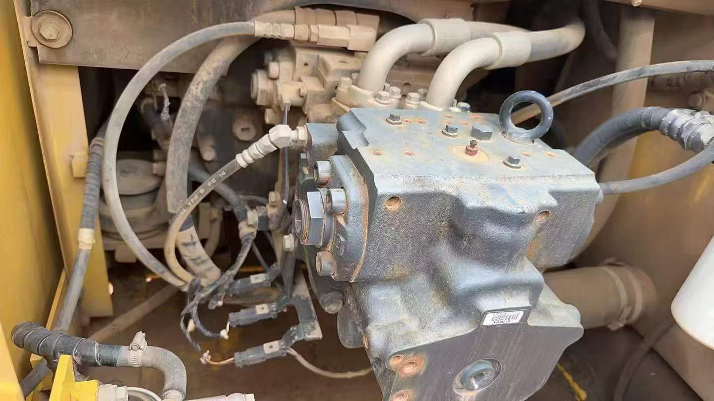 Buy Komatsu PC200-7 Used Excavator / 9