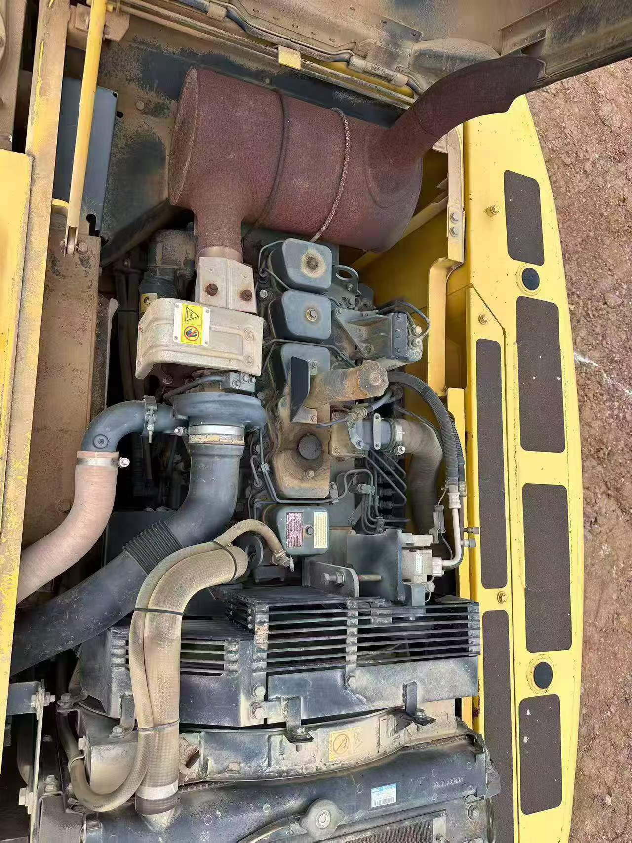Buy Komatsu PC200-7 Used Excavator / 4