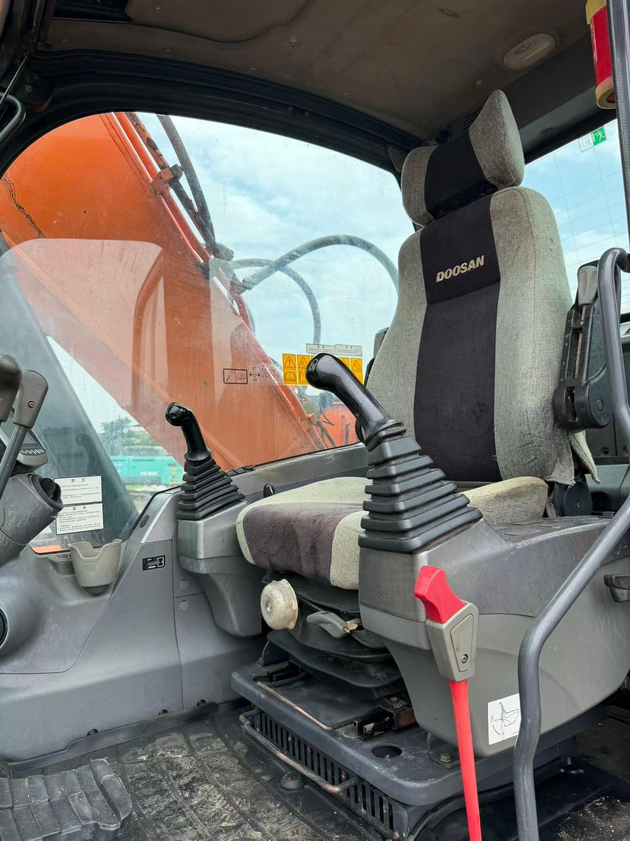 Buy Doosan S130W-3 Used Excavator / 3