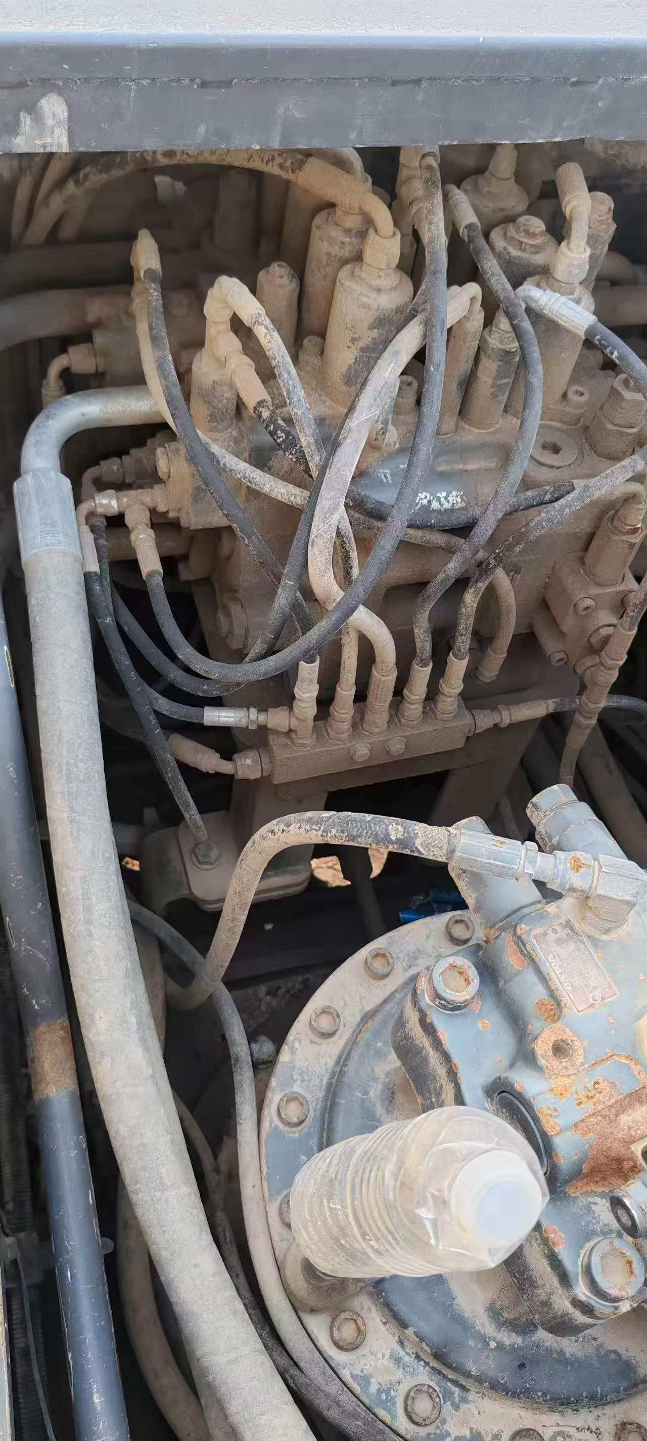 Buy Volvo L250G Used Excavator / 5