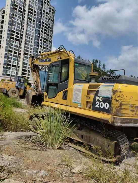 Buy Komatsu PC200 Used Excavator / 1
