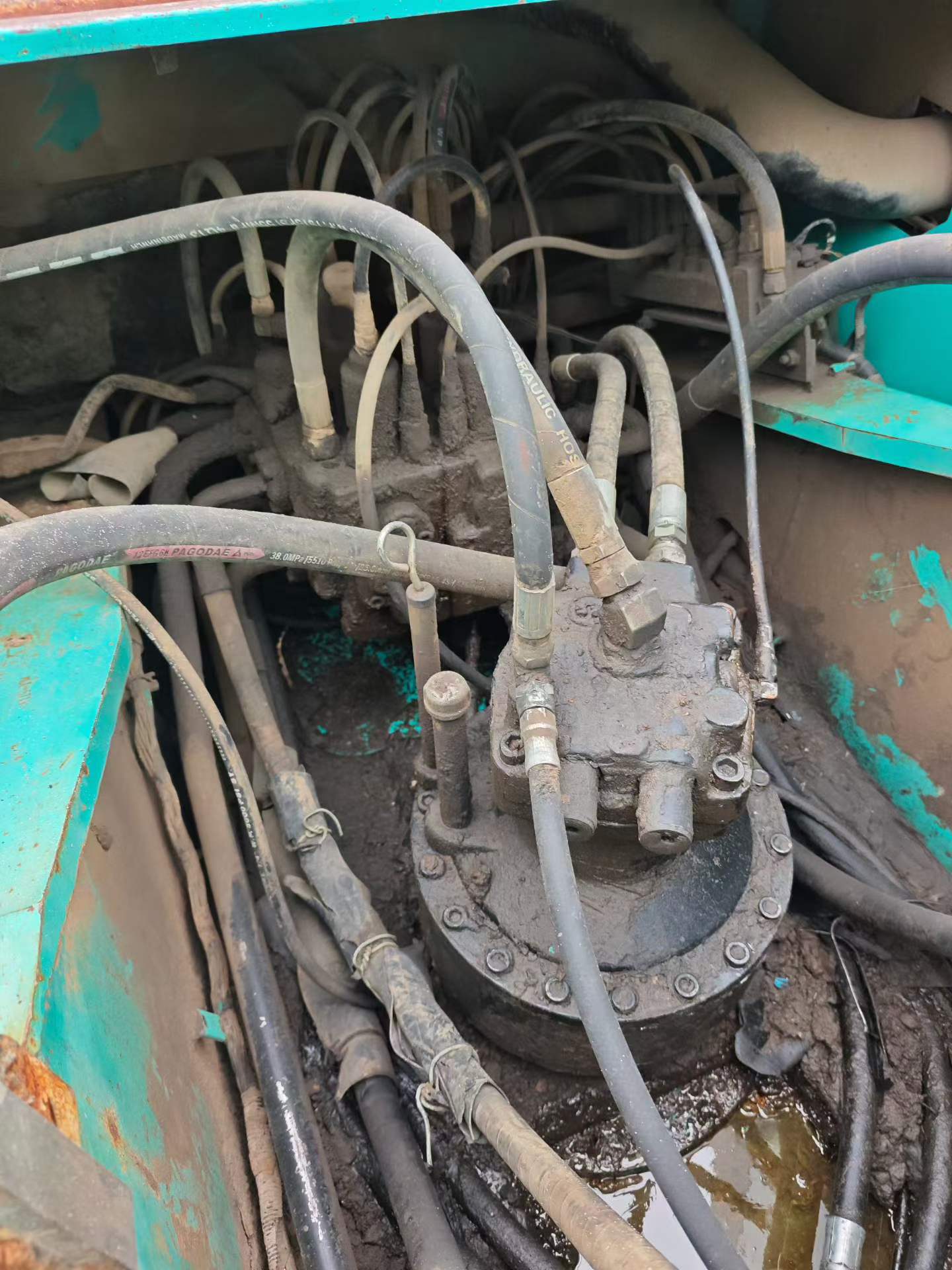 Buy Kobelco SK260 Used Excavator / 6