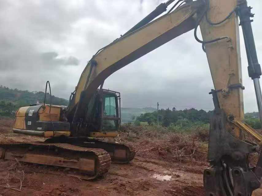 Buy Caterpillar 320D Used Excavator / 8