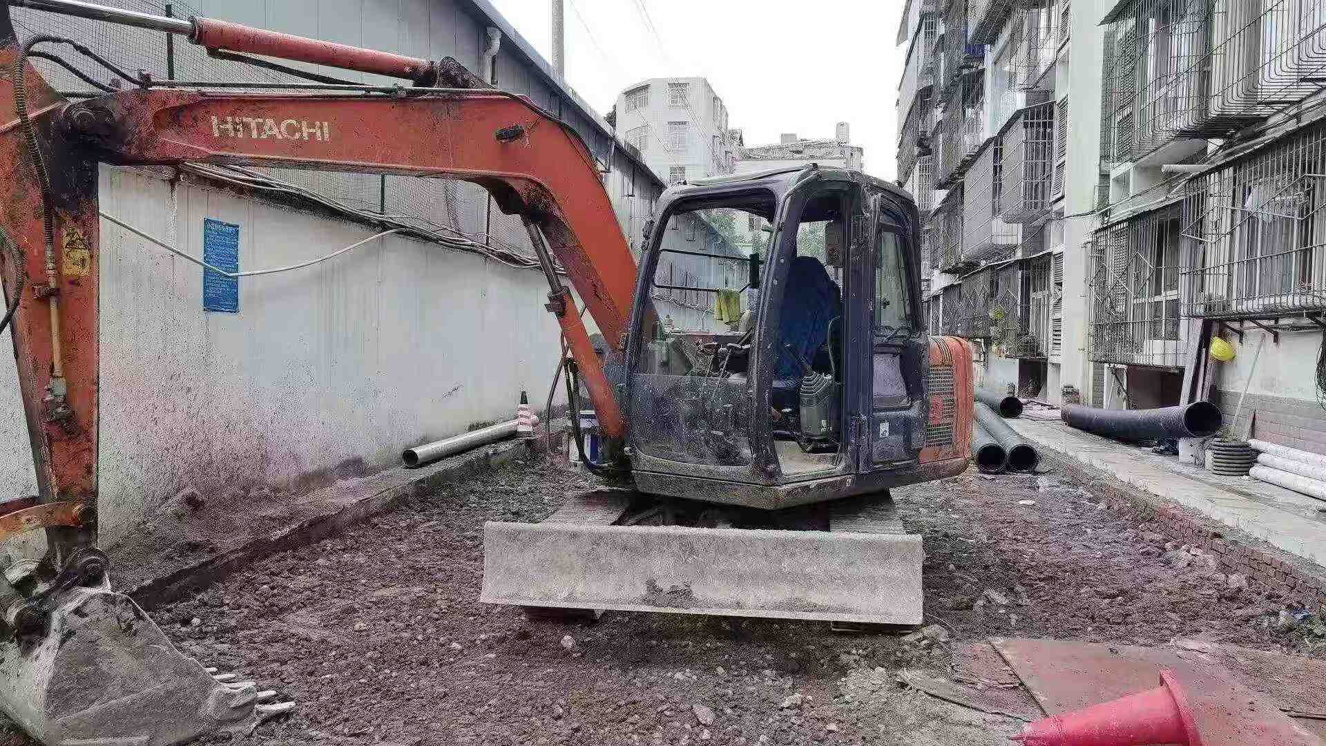 Buy Hitachi ZX60 Used Excavator / 2