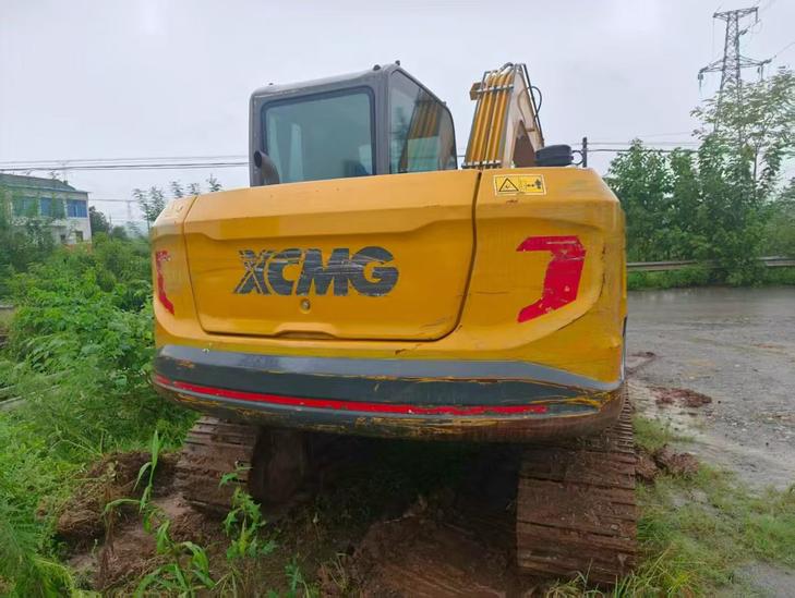 Buy XCMG XE75C Used Excavator / 1