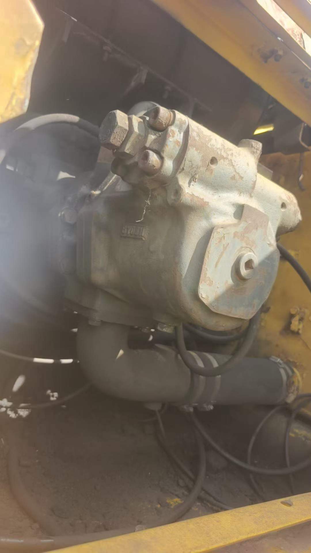 Buy Komatsu PC200-6E Used Excavator / 8