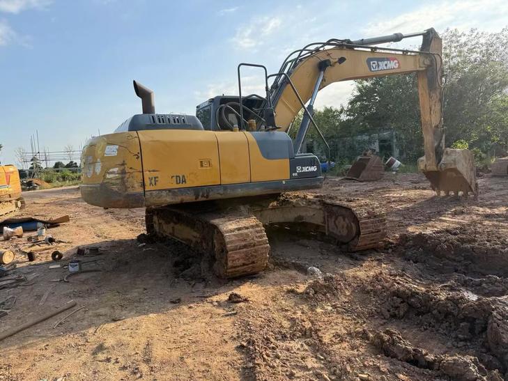 Buy XCMG XE200 Used Excavator / 1