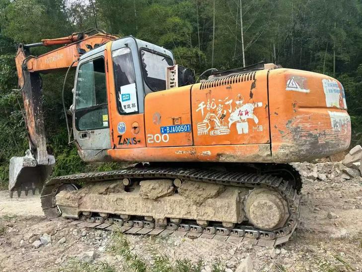 Buy Hitachi ZX200-6 Used Excavator / 1