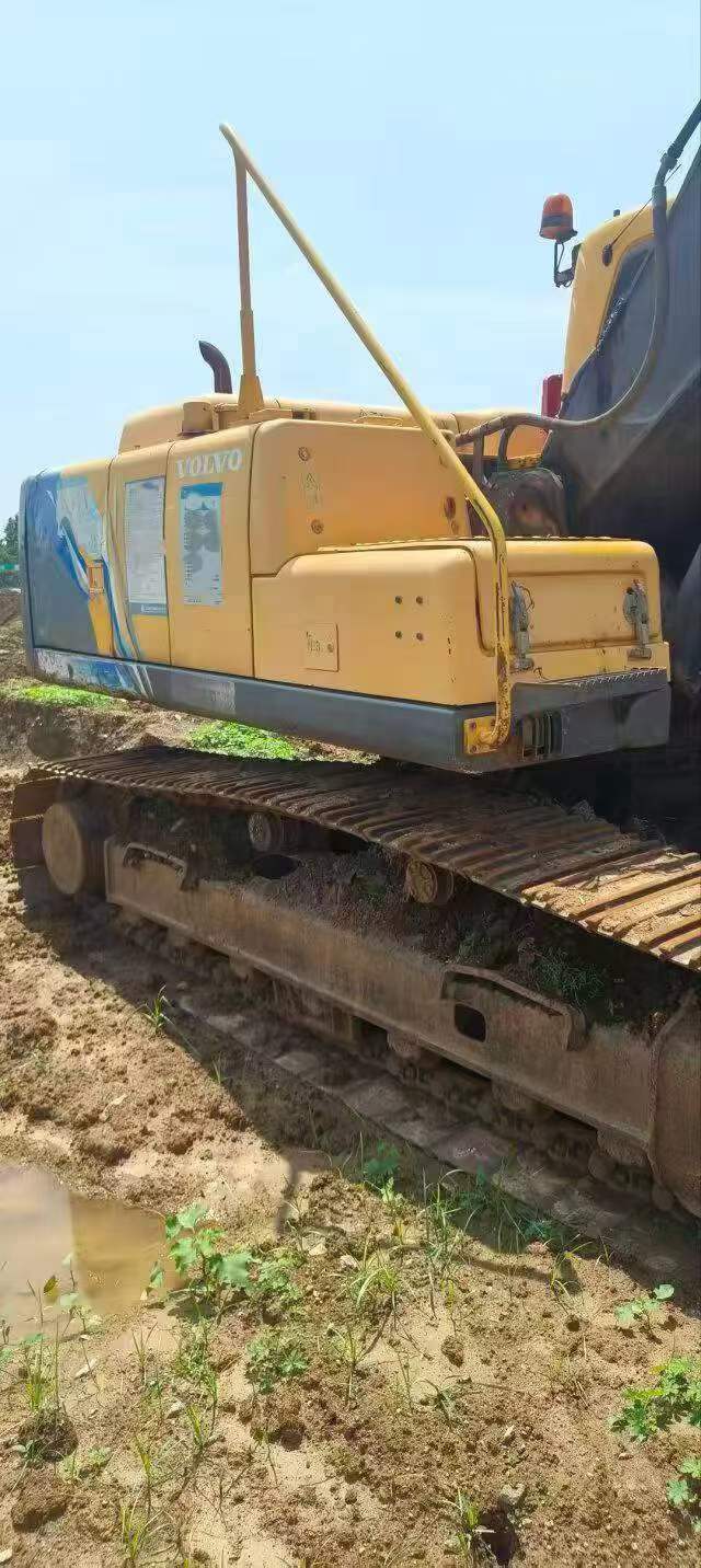 Buy Volvo EC210B Used Excavator / 4