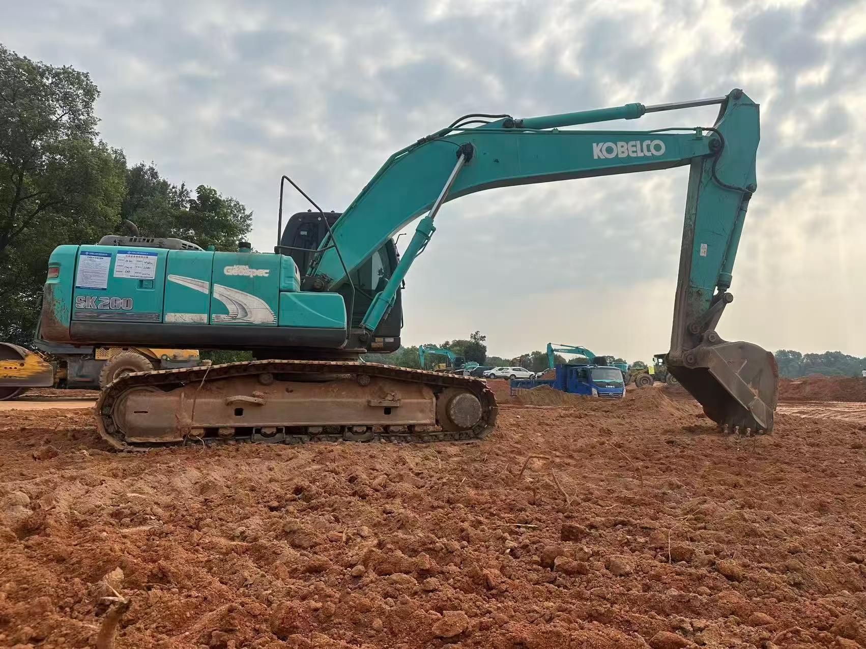 Buy Kobelco SK200 Used Excavator / 3