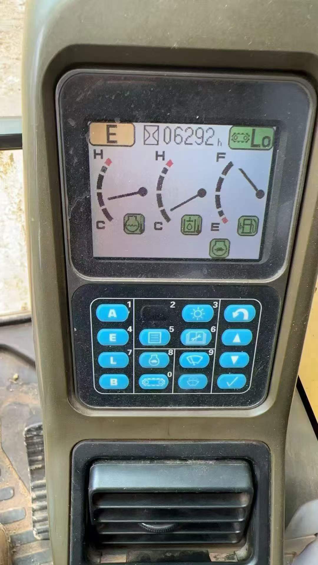 Buy Komatsu PC200-7 Used Excavator / 8