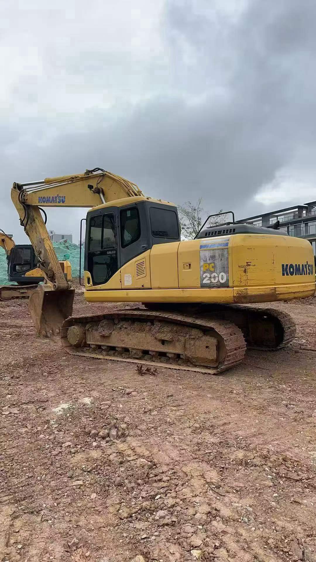 Buy Komatsu PC200-7 Used Excavator / 3