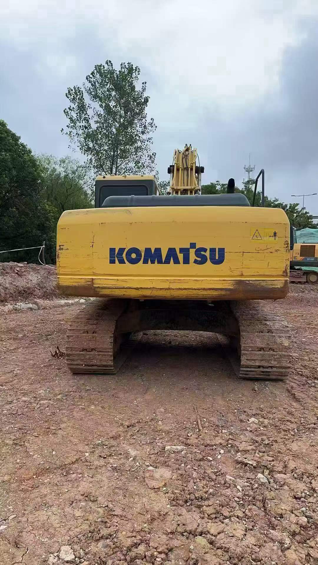 Buy Komatsu PC200-7 Used Excavator / 2