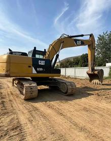 Buy Caterpillar 323D2L Used Excavator / 3 Buy Caterpillar 323D2L Used Excavator / 3