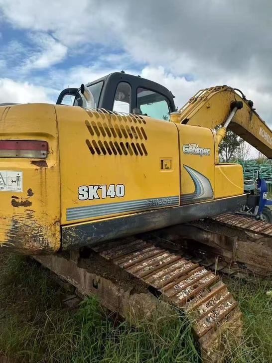 Buy Kobelco SK140 Used Excavator / 1
